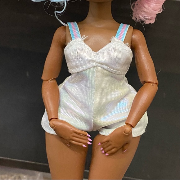 L.O.L Surprise OMG  Sweets 9" Fashion Doll - Picture 5 of 9